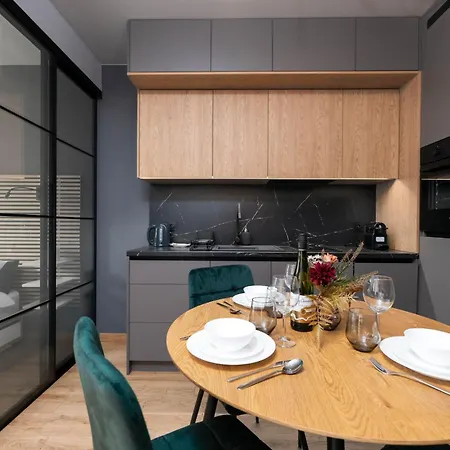 Appartement Spychalskiego - Parking, Balcony - By Rentujemy